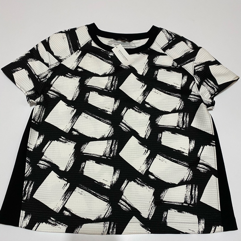 Black and white top